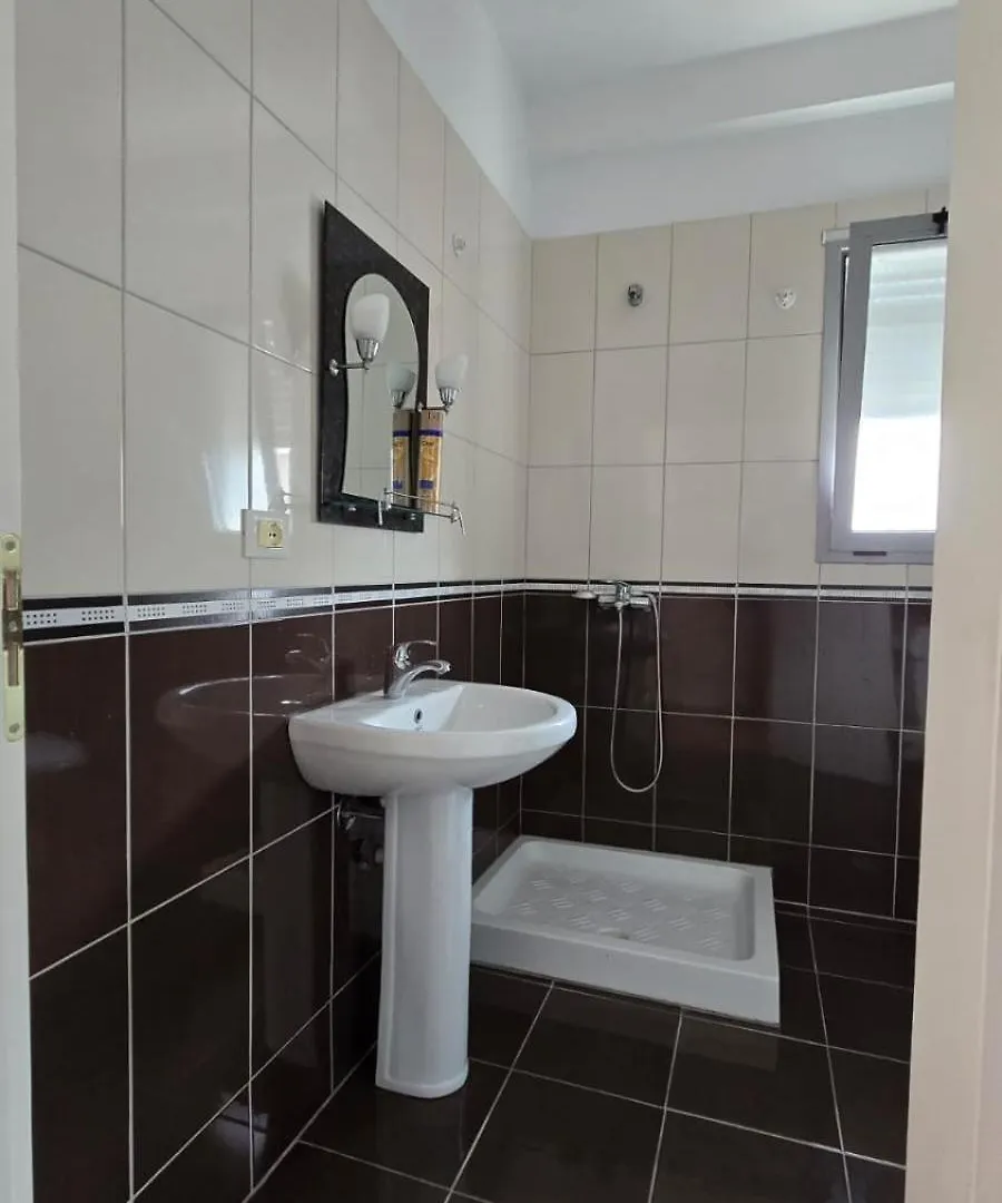 Tirent Apartment - Your Beach Home In Vlorë