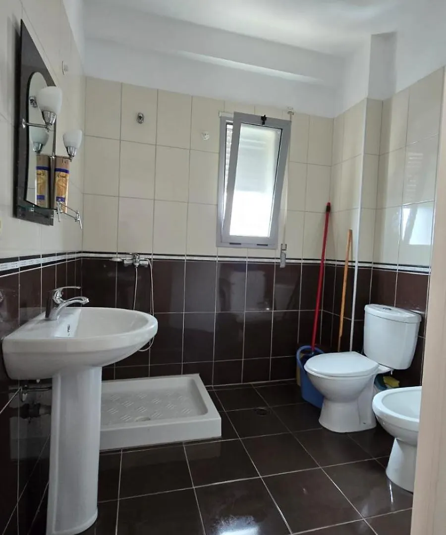 Tirent Apartment - Your Beach Home In Vlorë 0*,