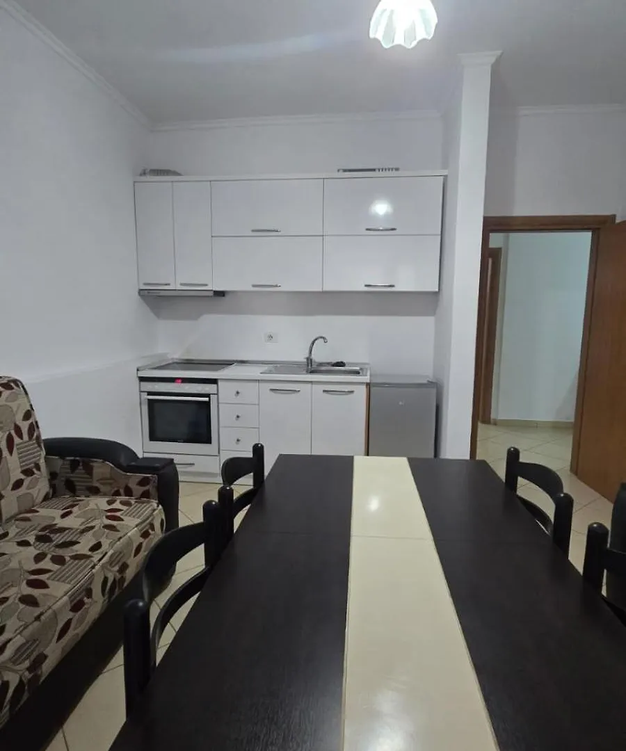 Tirent Apartment - Your Beach Home In Vlorë